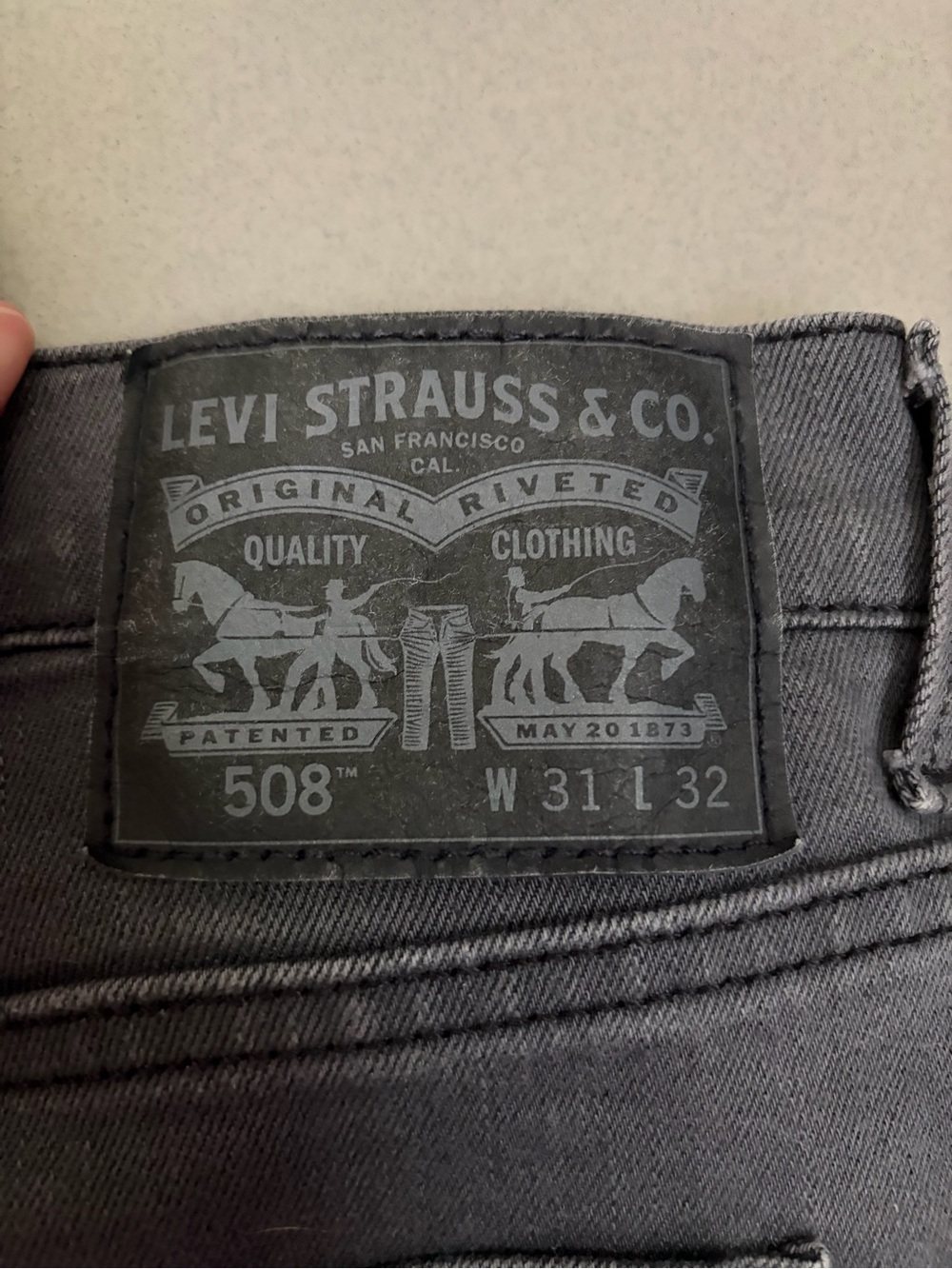 Levi’s 508 Regular Taper Jeans Men’s 31 Waist 32 Inseam Slim Fit Stretch Denim - Picture 8 of 15